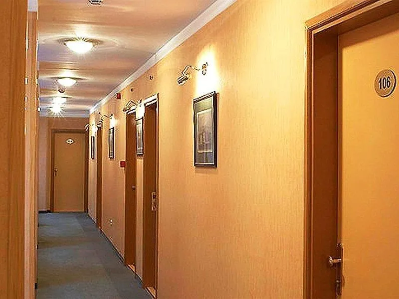 Burg Hotel Budapest 3*,